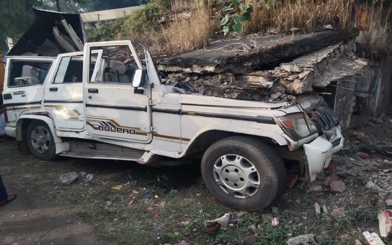 झारखंड: शादी की खुशियां गम में बदलीं, सड़क हादसे में एक बाराती की मौत, दो लोग घायल