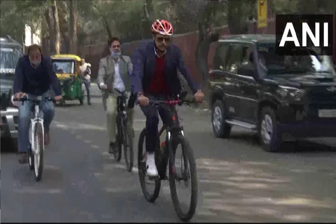 ‘भारत जोड़ो यात्रा’ के पोस्टर में रॉबर्ट वाड्रा के फोटो पर विवाद शुरू, ट्विटर पर शेयर की थी तस्वीर