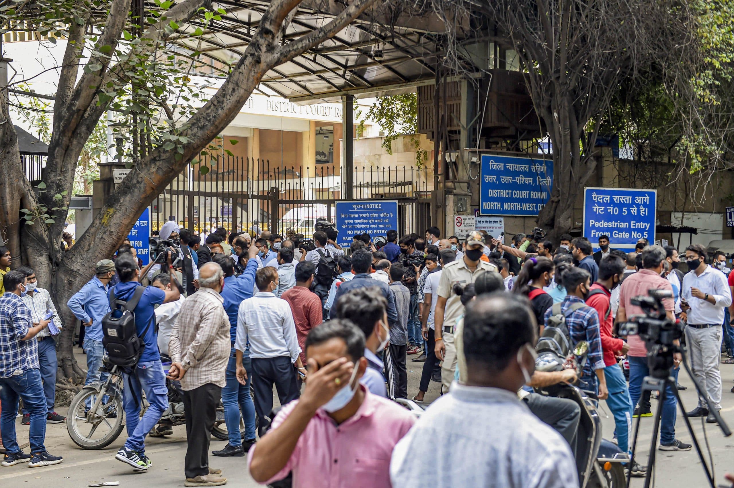 देवघर : 5 से 20 रुपये तक के कोर्ट फी स्टांप की किल्लत, नहीं मिल पा रही दस्तावेजों की सर्टिफाइड कॉपी