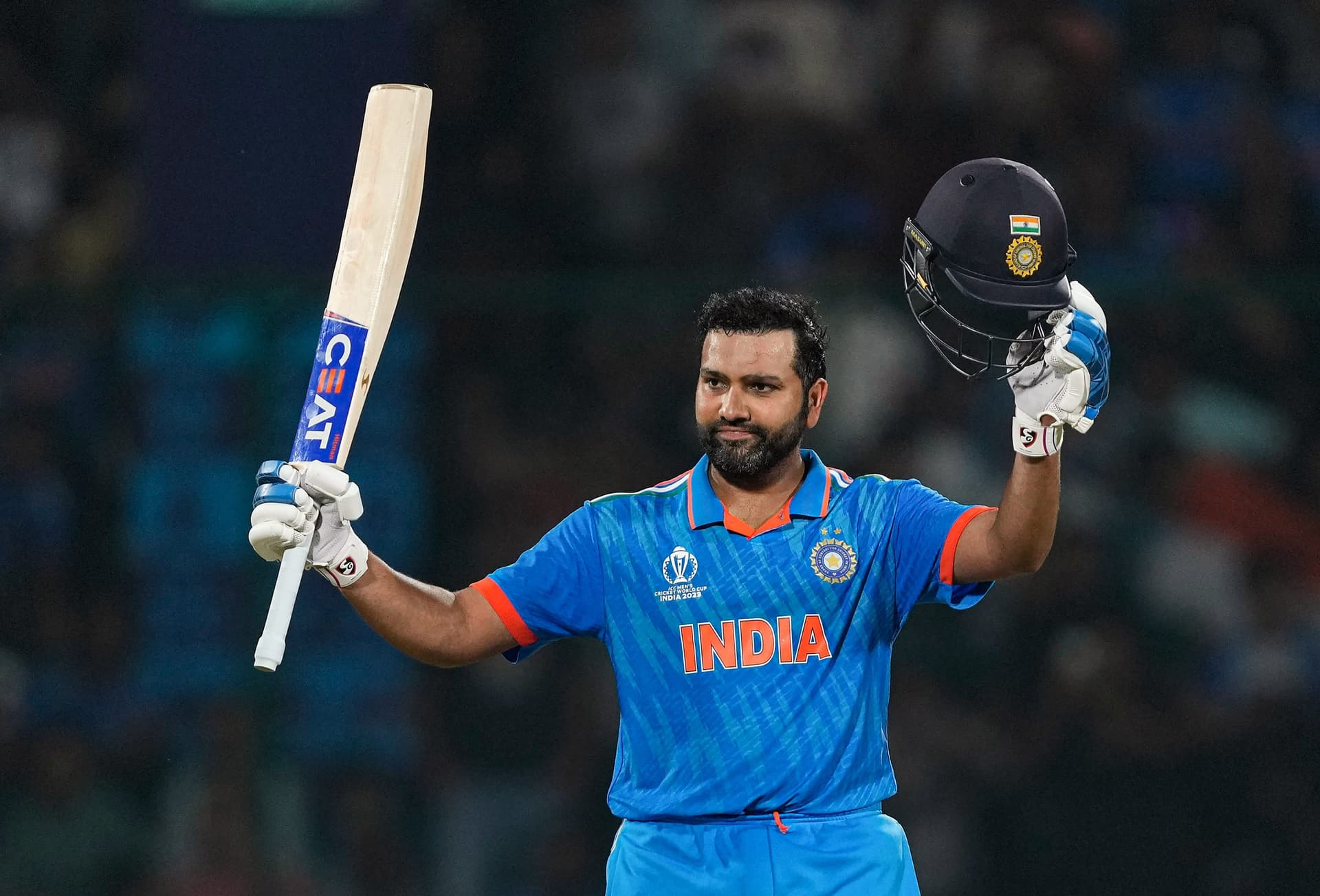 रोहित शर्मा ने तोड़ा कपिल देव का 40 साल पुराना रिकॉर्ड, ऐसा करने वाले पहले भारतीय खिलाड़ी बने रोहित शर्मा ने तोड़ा कपिल देव का 40 साल पुराना रिकॉर्ड, ऐसा करने वाले पहले भारतीय खिलाड़ी बने