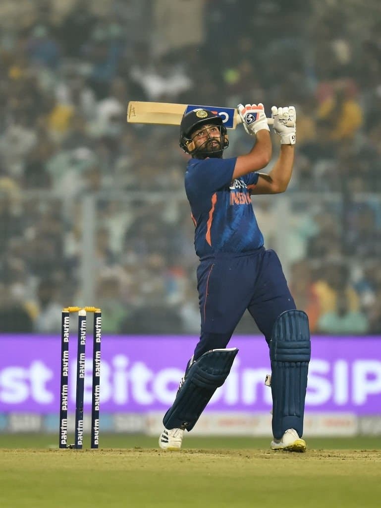 रोहित शर्मा ने कोलकाता में मचाया गदर, तोड़ा कोहली का विराट रिकॉर्ड, ऐसा कमाल करने वाले बने पहले भारतीय