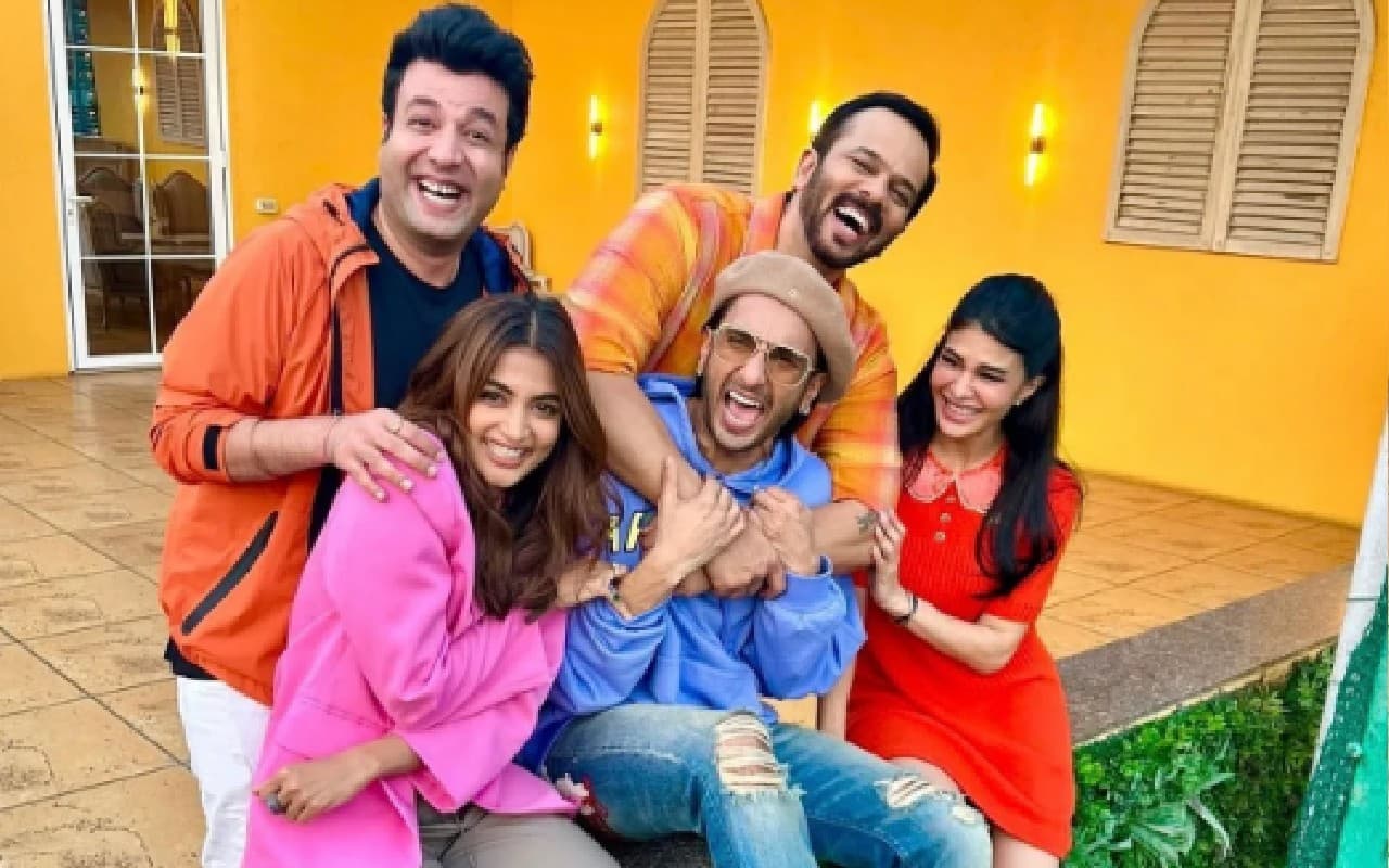 रोहित शेट्टी की सबसे बड़ी फ्लॉप साबित हो रही सर्कस, यहां देखें उनकी दूसरी फिल्मों के बॉक्स ऑफिस कलेक्शन