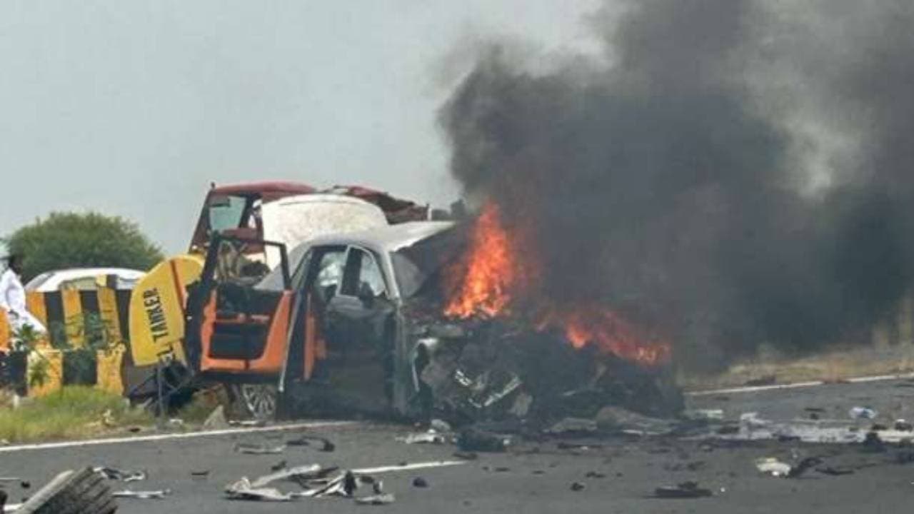 हरियाणा के नूंह में टैंकर से टकराई रोल्स रॉयस फैंटम कार, कुबेर ग्रुप के चेयरमैन घायल