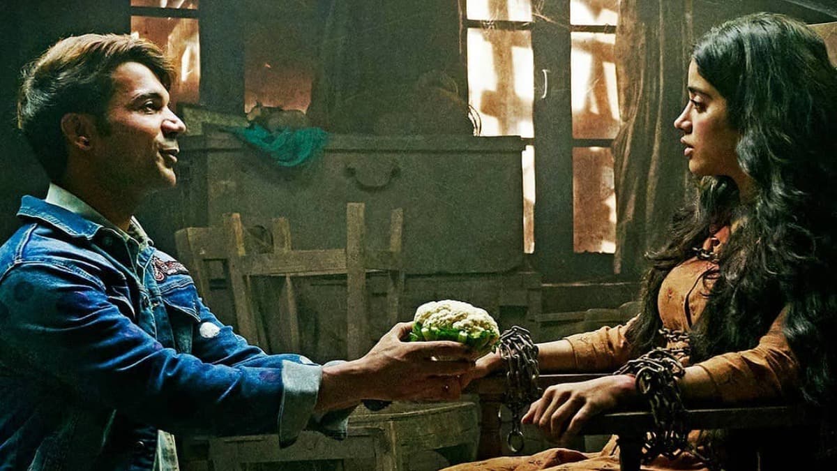 Roohi Box office collection Day 1: कोरोना संकट के बीच जाह्नवी कपूर की थिएटर में रिलीज मूवी ने बनाया पहले दिन कमाई का रिकॉर्ड