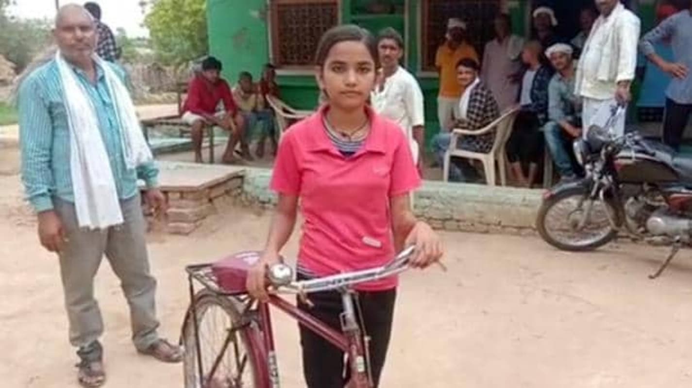 भिंड की रोशनी : 24 किलोमीटर साइकिल चलाकर जाती थी स्कूल, मैट्रिक में 98.75 फीसदी अंक के साथ हासिल किया यह रैंक