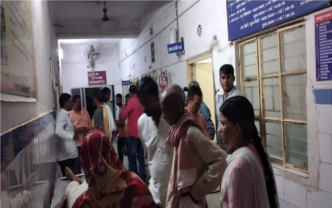 औरंगाबाद में मासूम सहित दो की जहरीली गैस से मौत, कुएं की सफाई के दौरान हुआ हादसा औरंगाबाद में मासूम सहित दो की जहरीली गैस से मौत, कुएं की सफाई के दौरान हुआ हादसा