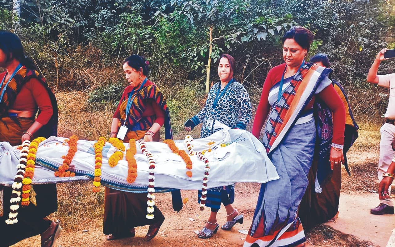 Rourkela News: अनजान का 'बेटियों' ने  कराया इलाज, मौत होने पर किया अंतिम संस्कार