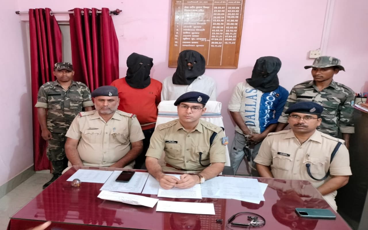 चक्रधरपुर में ट्रक चालक से लूटकांड का पुलिस ने किया खुलासा, 3 लोग गिरफ्तार