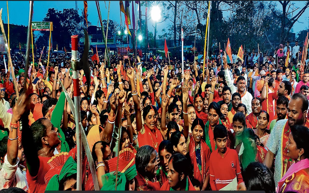 Ram Navami: रांची के ग्रामीण इलाकों में निकली श्रीराम की शोभायात्रा, ताशे की धुन पर थिरके लोग