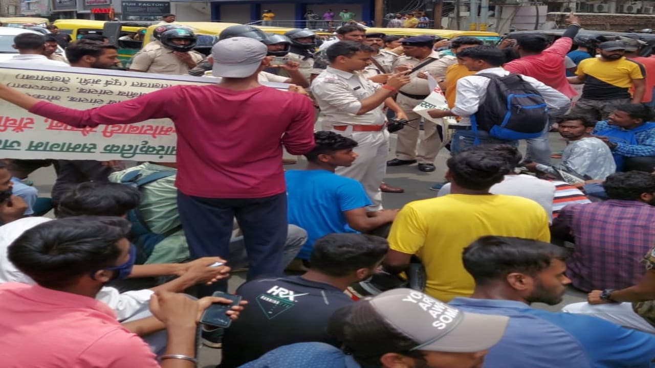 अग्निपथ योजना: रांची आर्मी बहाली ऑफिस के सामने सैकड़ों युवक जमा, सेना की नयी नियुक्ति नियमावली का विरोध