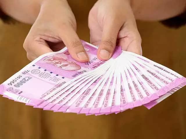 डॉक्टर को हिंदी नहीं आती थी तो बैंक ने लोन देने से कर दिया इनकार