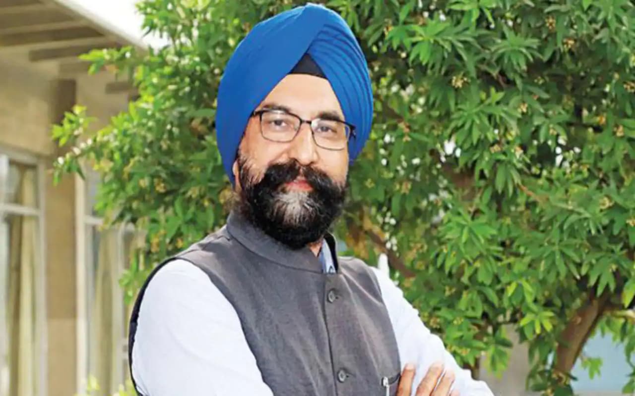 Amul के एमडी आर एस सोढ़ी ने दिया इस्तीफा, इन्होने संभाली कमान