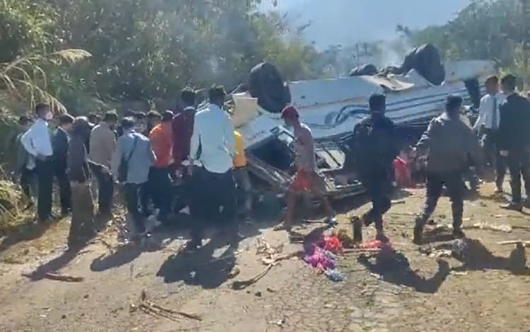 Manipur: बच्चों से भरी दो स्कूल बस दुर्घटनाग्रस्त, पांच की मौत, 20 घायल, स्टडी टूर पर गए थे बच्चे, VIDEO