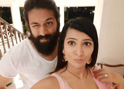 KGF स्टार यश और वाइफ राधिका पंडित की ऐसी है स्पेशल बॉन्डिंग, देखें PICS