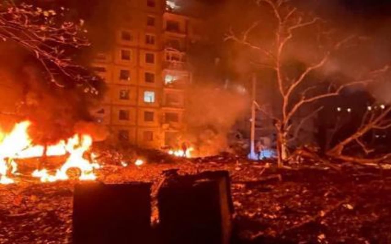Russia Explosion: बारूद कारखाने में जोरदार विस्फोट, 4 की मौत 12 घायल