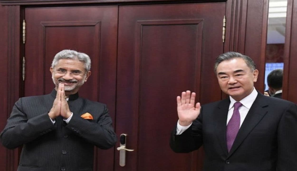 गांधीजी के जन्मदिन से पहले चीन के 71वें स्थापना दिवस पर विदेश मंत्री जयशंकर ने वांग यी को दी बधाई, समझिए क्या है कूटनीति?