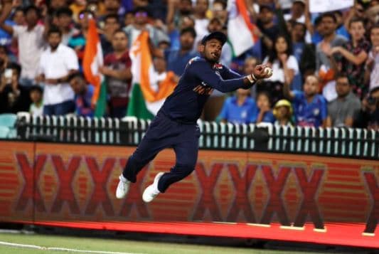 IND vs NZ: टीम इंडिया में ना चुने जाने पर टूटा इस खिलाड़ी का दिल, फोटो ट्वीट कर सेलेक्टर्स को दिया करारा जवाब IND vs NZ: टीम इंडिया में ना चुने जाने पर टूटा इस खिलाड़ी का दिल, फोटो ट्वीट कर सेलेक्टर्स को दिया करारा जवाब