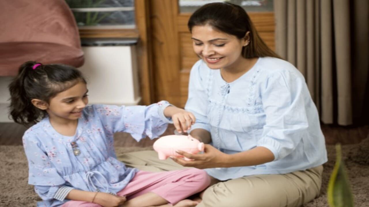 Small Saving Scheme: महिलाओं के लिए बेस्ट है पोस्ट ऑफिस के ये पांच प्लान, देंगे तगड़ा रिटर्न