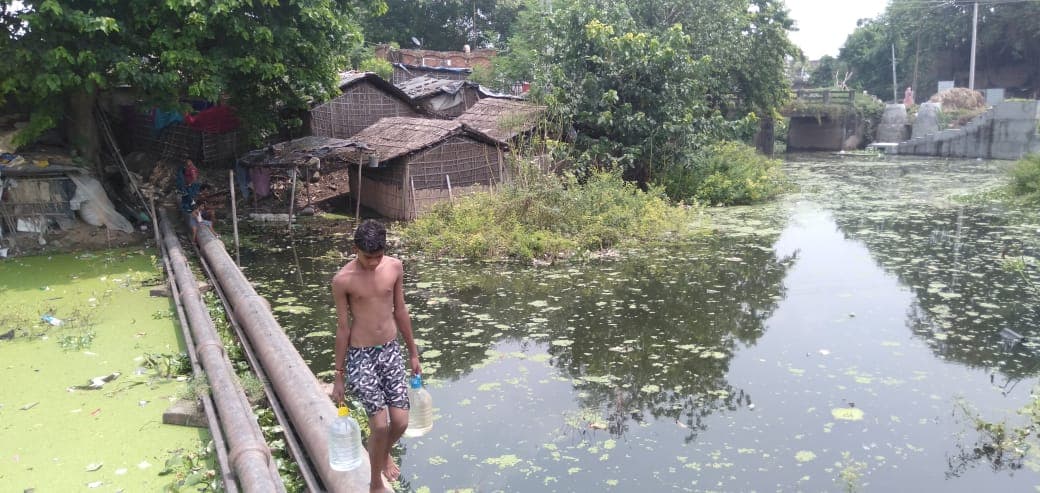 Jharkhand News : उफान पर गंगा, साहिबगंज शहर के निचले इलाके में घुसा बाढ़ का पानी