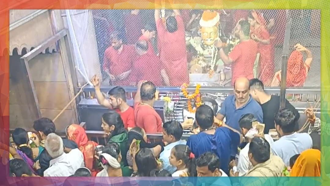 आगरा के मनकामेश्वर सहित अन्य शिवालयों में उमड़ी भक्तों की भीड़, आज है सावन का पहला सोमवार