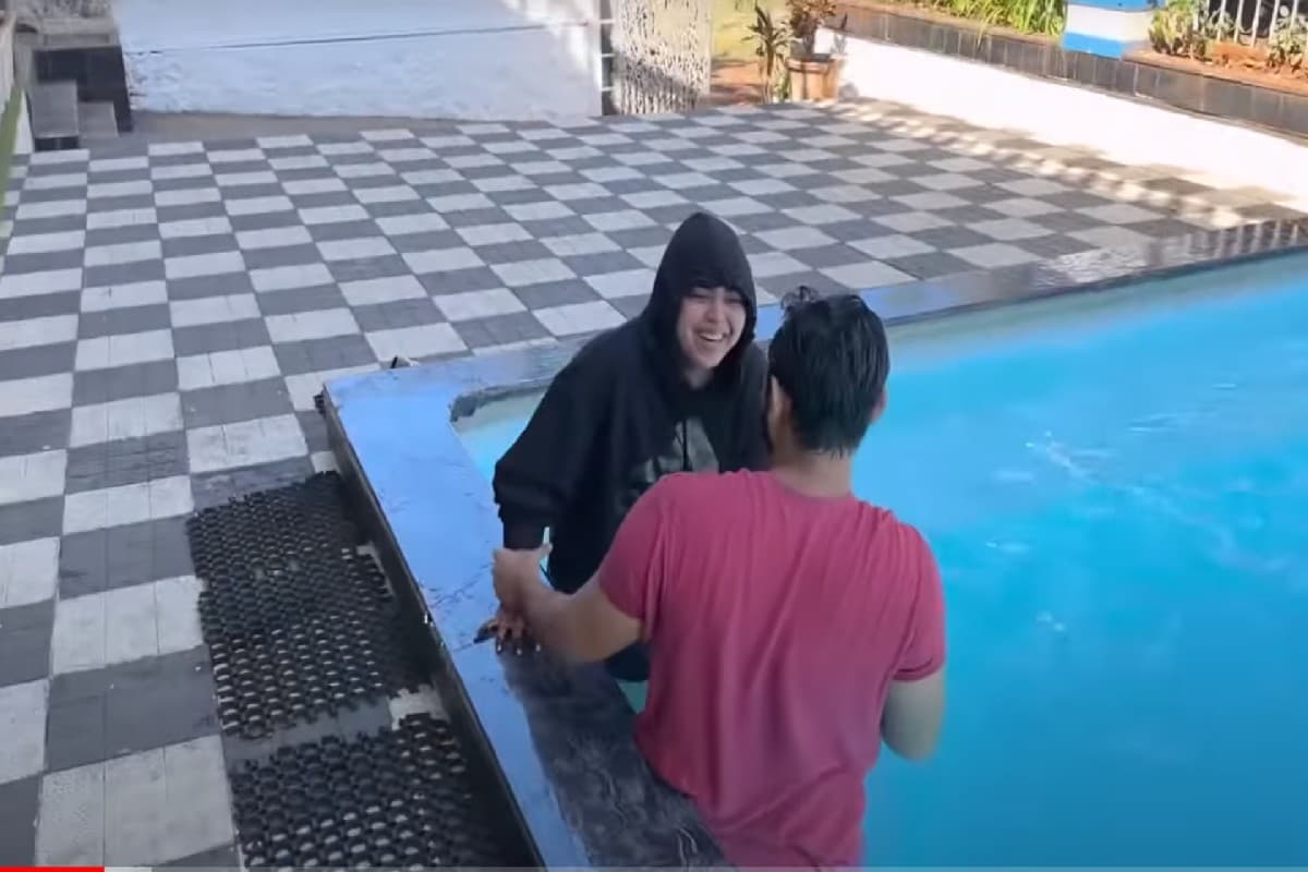 Saba Ibrahim Vlog: सबा इब्राहिम ने पति सनी संग स्विमिंग पूल में की ढेर सारी मस्ती, दिखाया डायमंड नेकलेस