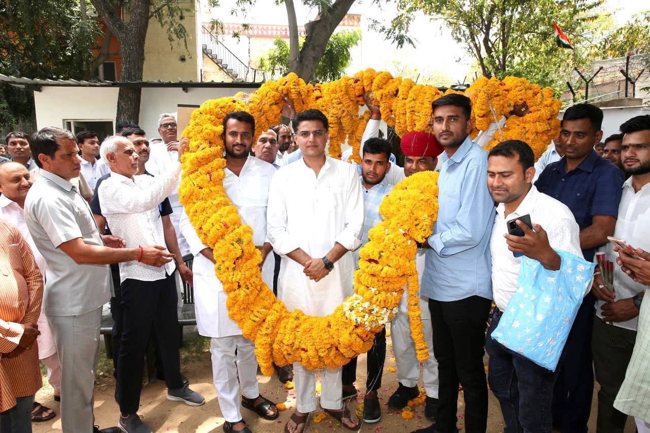 Congress Crisis : सचिन पायलट ने बढ़ाई कांग्रेस की टेंशन! जनसंघर्ष पद यात्रा के पोस्टर से सब गायब