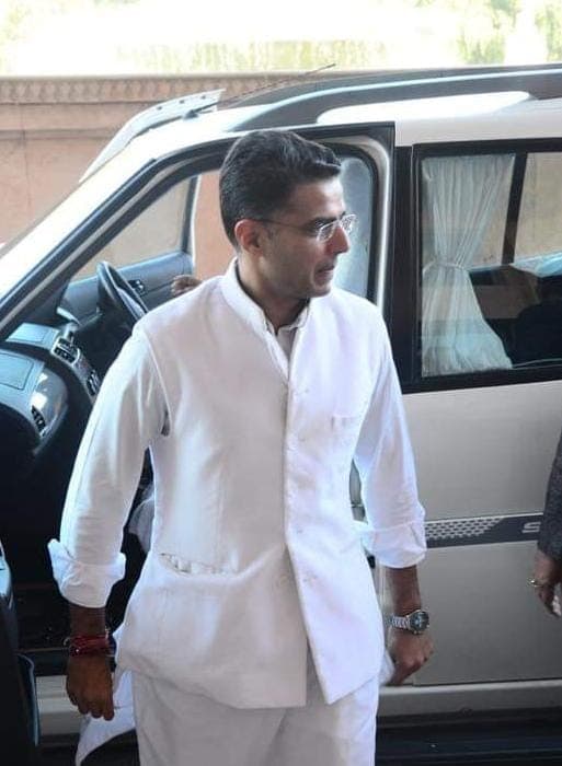 Rajasthan Government Crisis : राजस्थान का मामला पहुंचा हाईकोर्ट, सचिन पायलट गुट ने स्पीकर के नोटिस को रद्द करने की मांग की, सनवाई टली