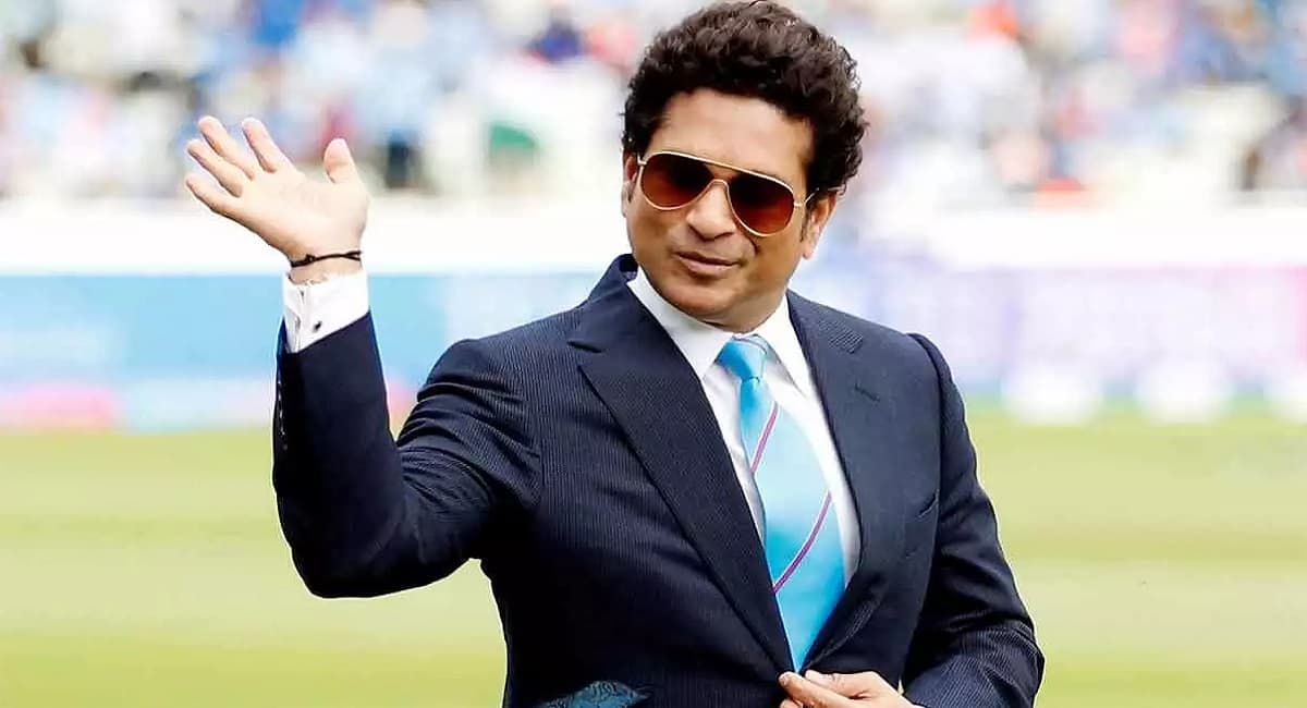 Sachin Tendulkar ने कश्मीर में खेला गली क्रिकेट, फैंस के साथ ली सेल्फी, वीडियो सोशल मीडिया पर वायरल