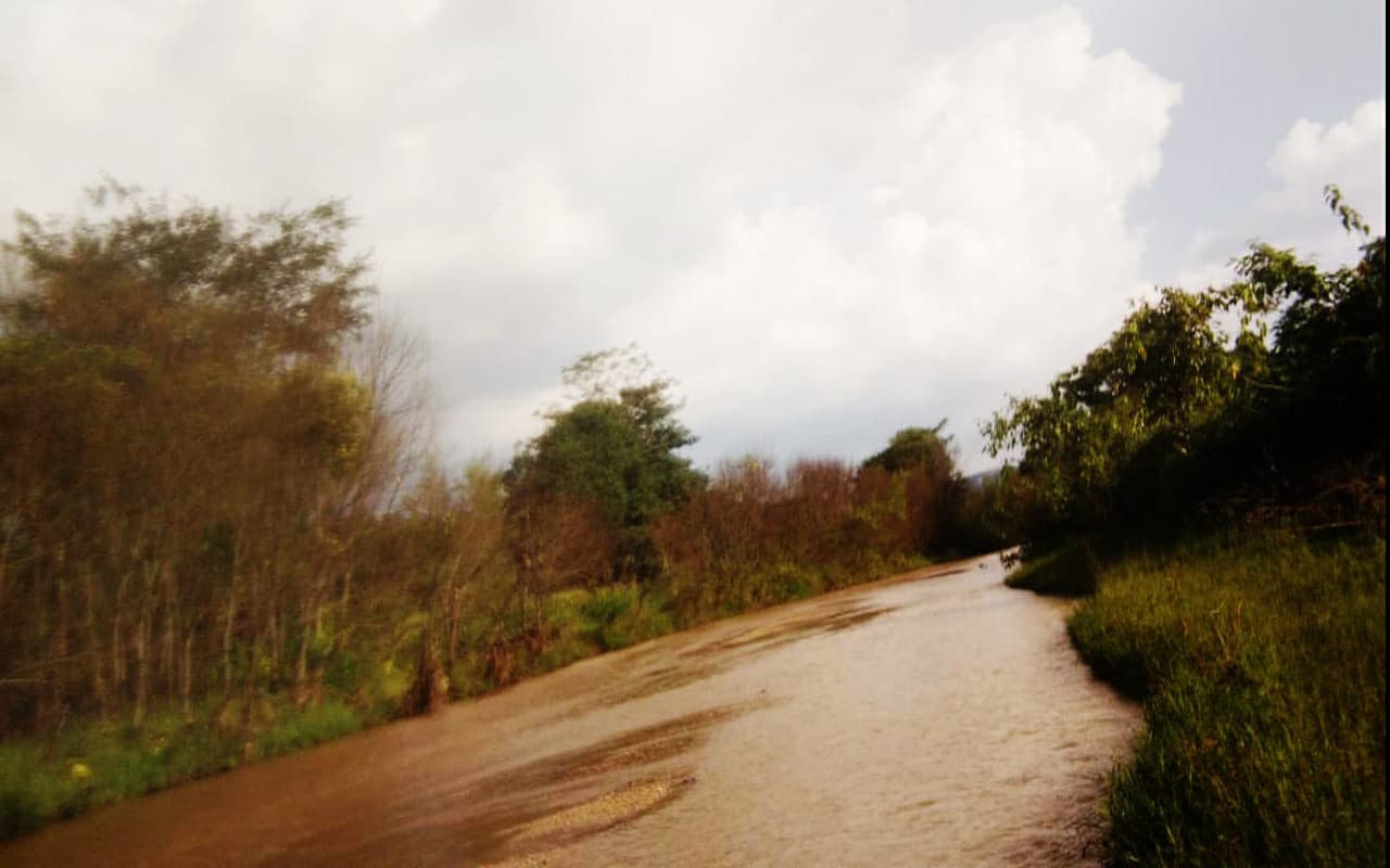 Prabhat Khabar Special: झारखंड का ऐसा गांव, जहां ग्रामीण खुद अपने गांव में हैं कैद, जानें कारण