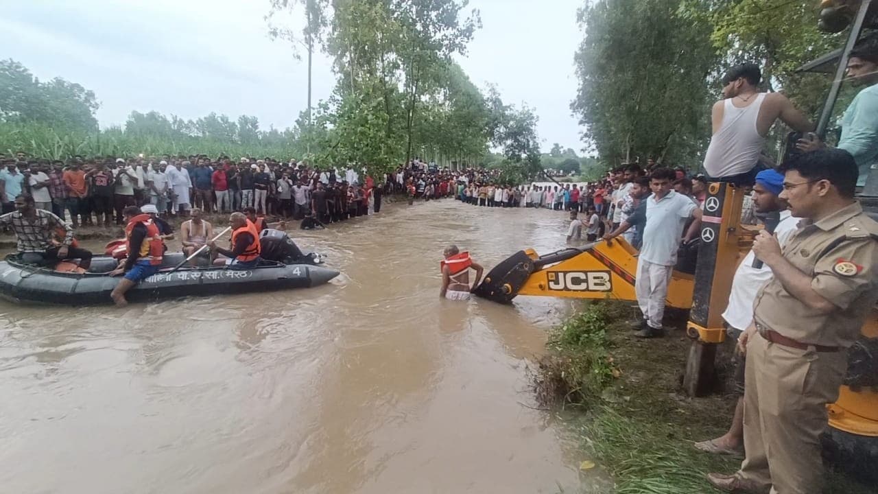 सहारनपुर में श्रद्धालुओं से भरी ट्रैक्टर-ट्रॉली नहर में पलटी, आठ की मौत, सीएम योगी आदित्यनाथ ने जताया शोक