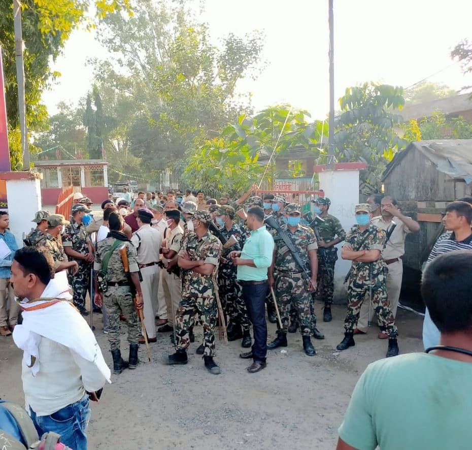 Bengal News : 10 दिन से लापता युवक का शव मिला, परिजनों ने सड़क पर किया प्रदर्शन