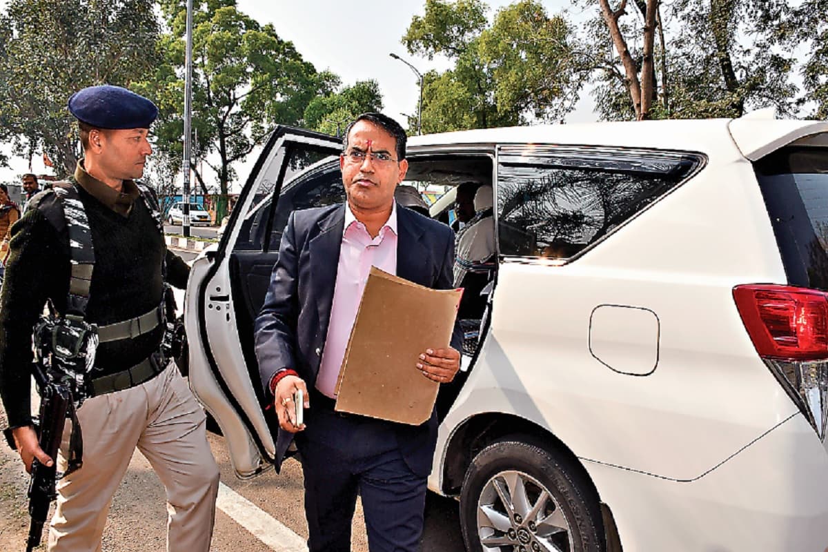 ED ने साहिबगंज DC से 9 घंटे की पूछताछ, स्टीमर दुर्घटना पर अपनी ही रिपोर्ट के तथ्य भूले, इस दिन फिर होंगे हाजिर