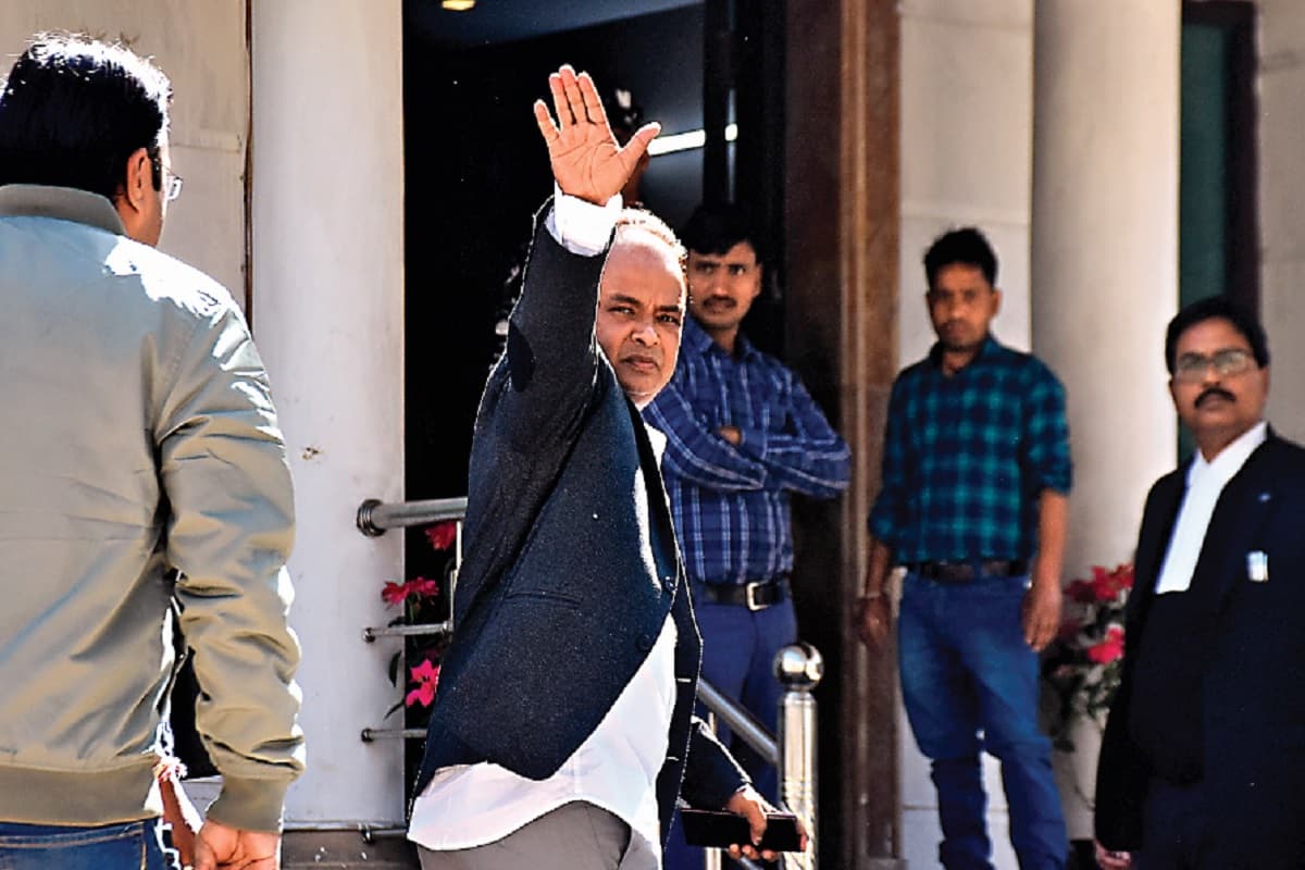 साहिबगंज DC व इरफान अंसारी से पूछताछ, इन सवालों में उलझे रामनिवास यादव, जामताड़ा विधायक ने कही ये बात