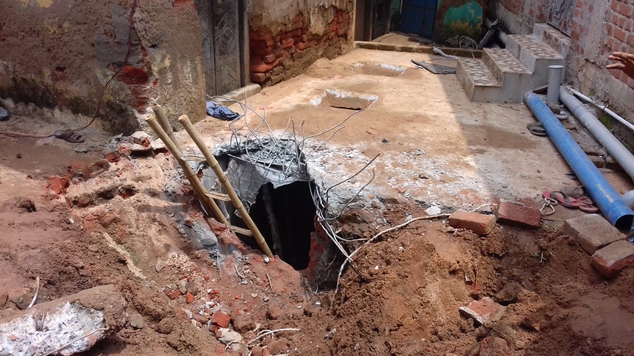 सैप्टिक टैंक में जहरीली गैस के रिसाव से छह लोगों की मौत, मरनेवालों में दो परिवार के पांच लोग