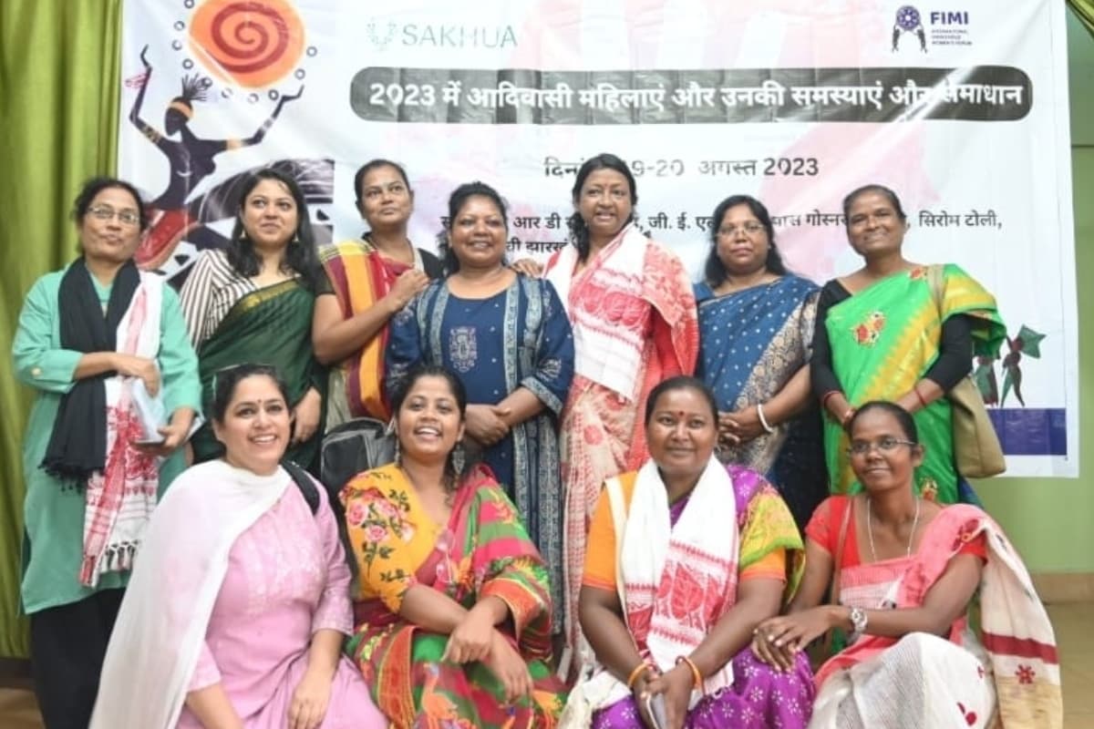 झारखंड: आदिवासी महिलाओं ने डायन-बिसाही, विस्थापन व साहित्य पर सेमिनार में किया मंथन, एकजुटता का लिया संकल्प