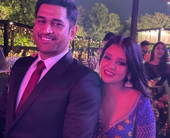 एमएस धोनी शादी में धमाल मचाने के बाद साक्षी और जीवा के साथ दुबई पहुंचे, नये साल का मनायेंगे जश्न