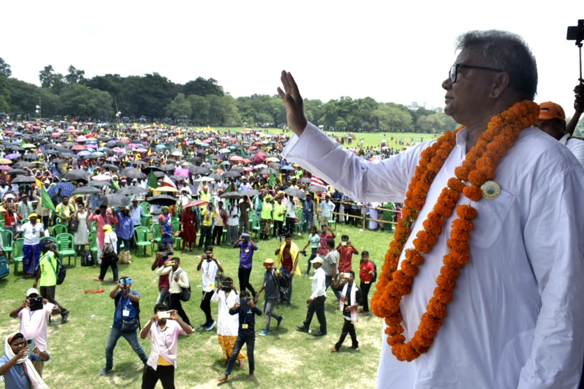बंगाल: आदिवासी सेंगल अभियान ने दिखायी ताकत, राष्ट्रीय अध्यक्ष सालखन मुर्मू ने की ये मांग