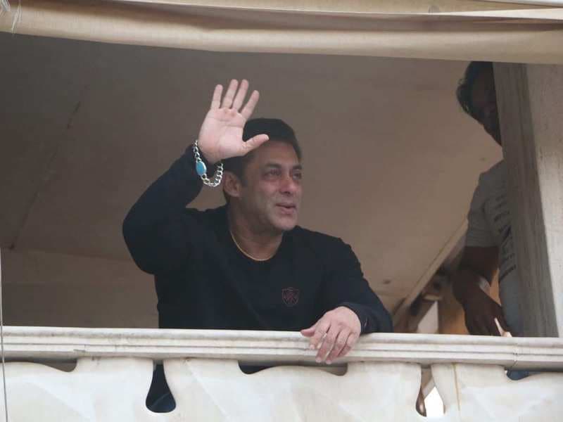 Salman Khan ने मदद के लिए अकाउंट में ट्रांसफर किये पैसे, असिस्टेंट डायरेक्टर ने स्क्रीनशॉट दिखाकर कहा- शुक्रिया