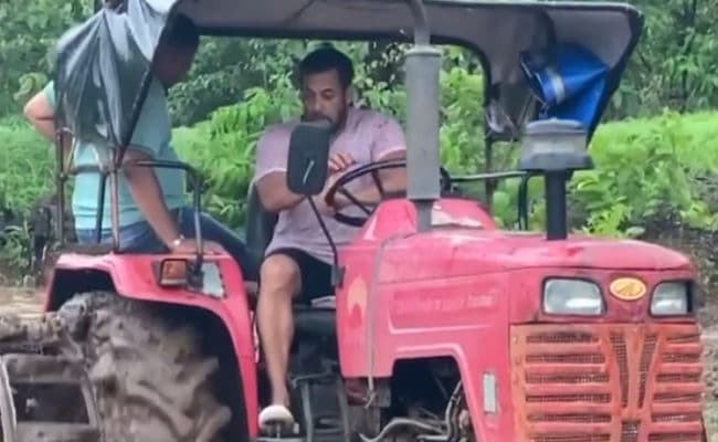 Salman Khan Video : फॉर्महाउस में खेती कर रहे हैं भाईजान, अब ट्रैक्टर चलाते आए नजर