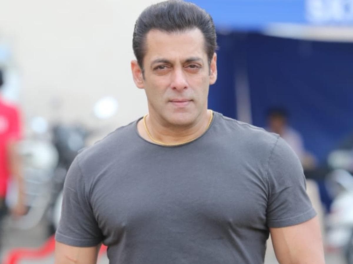 Salman Khan Eid: फैंस हुए निराश, ईद पर अपने चाहने वालों से नहीं मिले सलमान खान, सामने आई ये वजह