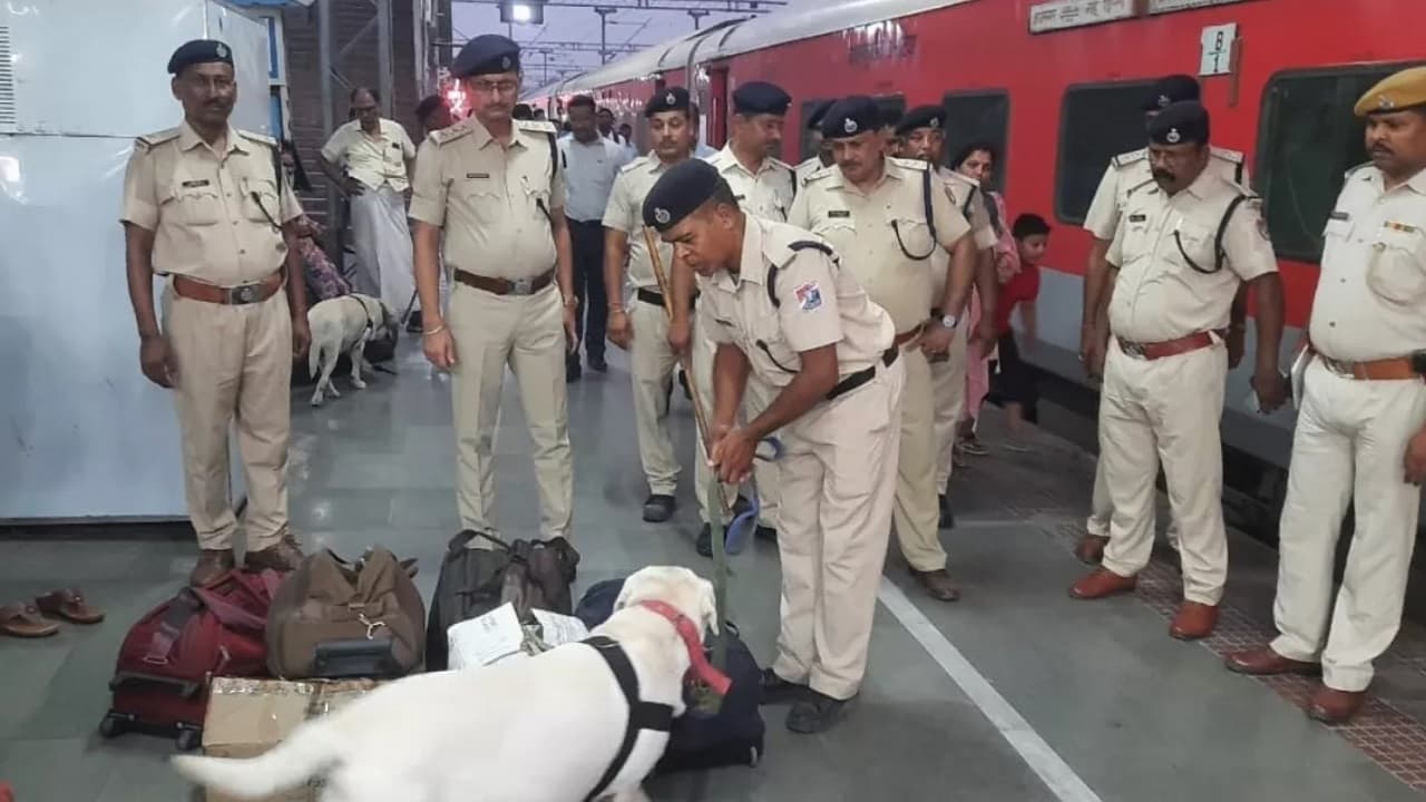 'मैं समस्तीपुर स्टेशन को बम से उड़ाने जा रहा हूं' फोन पर मिली धमकी से रेलवे प्रशासन में मचा हड़कंप, और फिर..