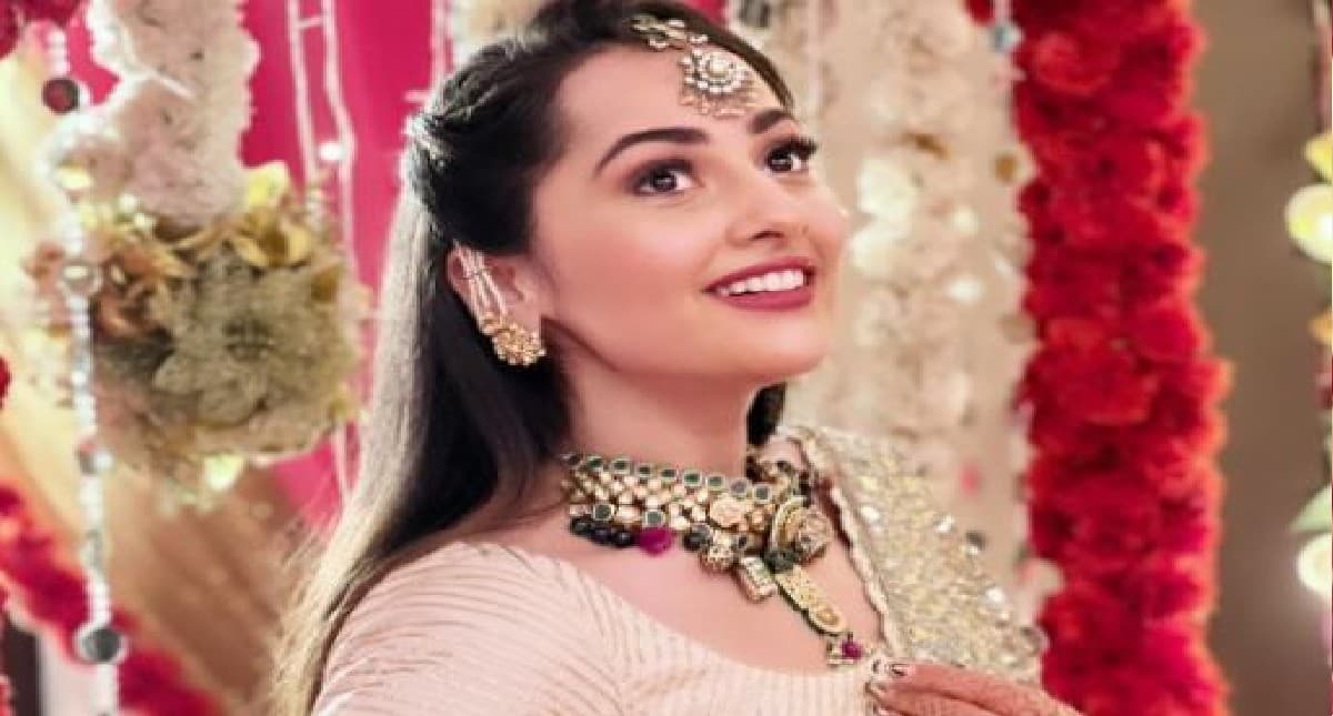 Anupama की 'नंदिनी' ने शिमर साड़ी में बिखेरा अपना जलवा, फैंस बोले- समर को बोलो शादी करें... PHOTOS