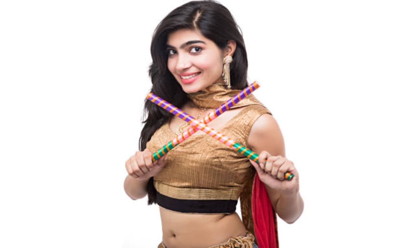 Shardiya Navratri 2023: डांडिया रास खेलने के हैं अनोखे फायदे, वेट लॉस के साथ सुधारते हैं दिल का हाल