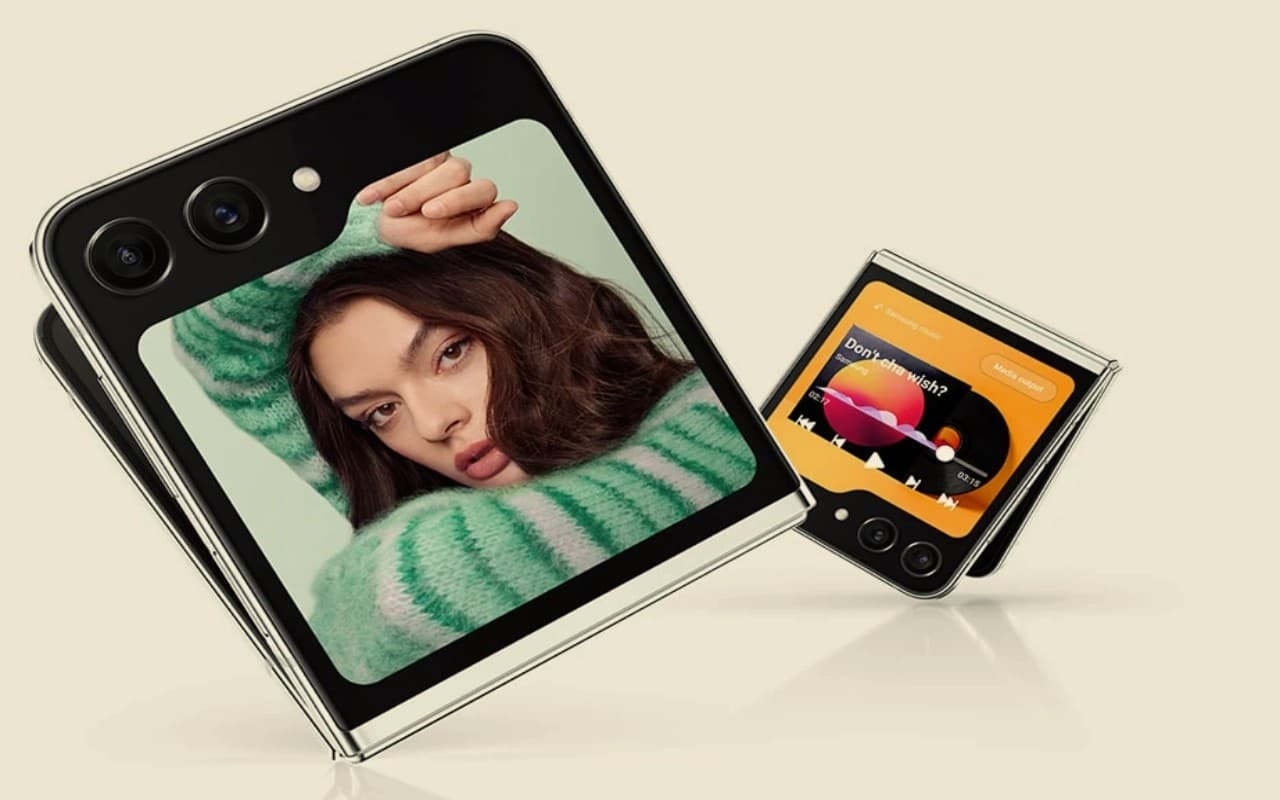 Samsung Galaxy Z Flip 5 vs Moto Razr 40 Ultra ? कौन सा स्मार्टफोन है बेस्ट ? यहां जानें Samsung Galaxy Z Flip 5 vs Moto Razr 40 Ultra ? कौन सा स्मार्टफोन है बेस्ट ? यहां जानें