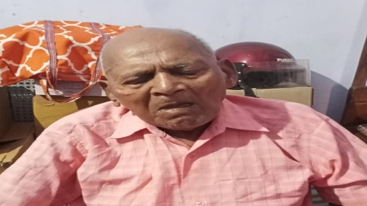 Jharkhand News: झारखंड आंदोलनकारी सह तोरपा के पूर्व विधायक सामुएल होरो का आज मनोहरपुर में अंतिम संस्कार Jharkhand News: झारखंड आंदोलनकारी सह तोरपा के पूर्व विधायक सामुएल होरो का आज मनोहरपुर में अंतिम संस्कार