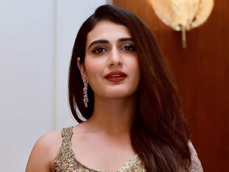 दंगल फेम फातिमा सना का चौंकाने वाला खुलासा, बोलीं- तीन साल की उम्र में छेड़छाड़