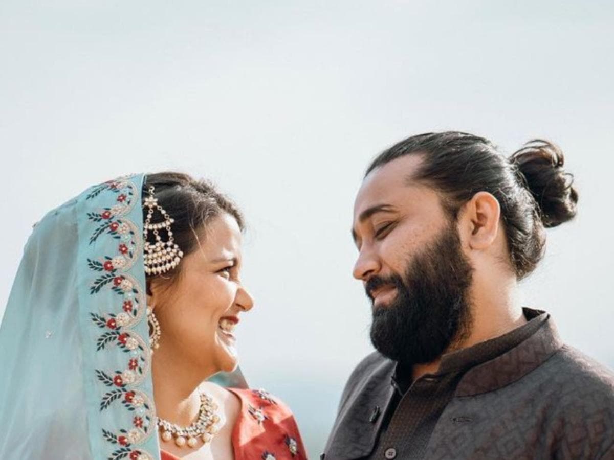 Shahid Kapoor की बहन Sanah दुल्हन के जोड़े में दिखीं खूबसूरत, सना- मयंक की शादी की पहली तसवीर आई सामने