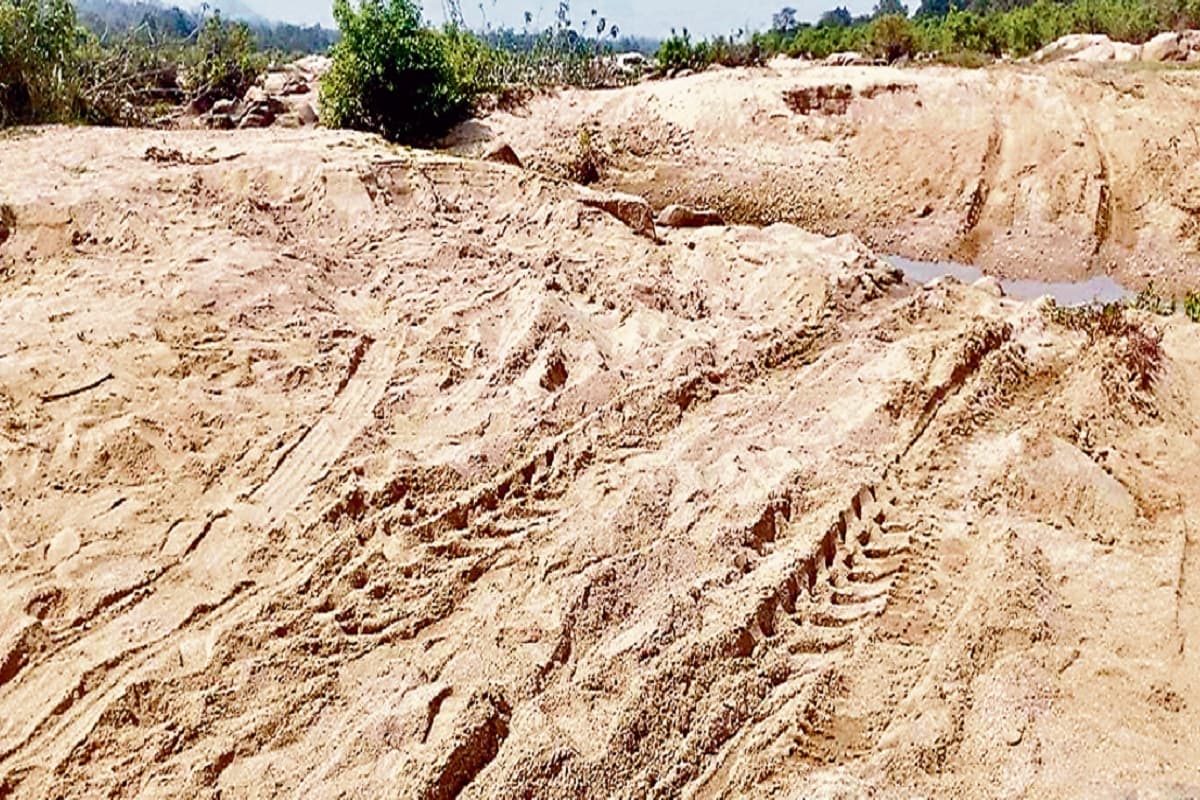 झारखंड के बोकारो में खनन विभाग व बीएसएल की टीम पर हमला, कई चोटिल, अवैध बालू खनन रोकने पहुंचे थे अफसर