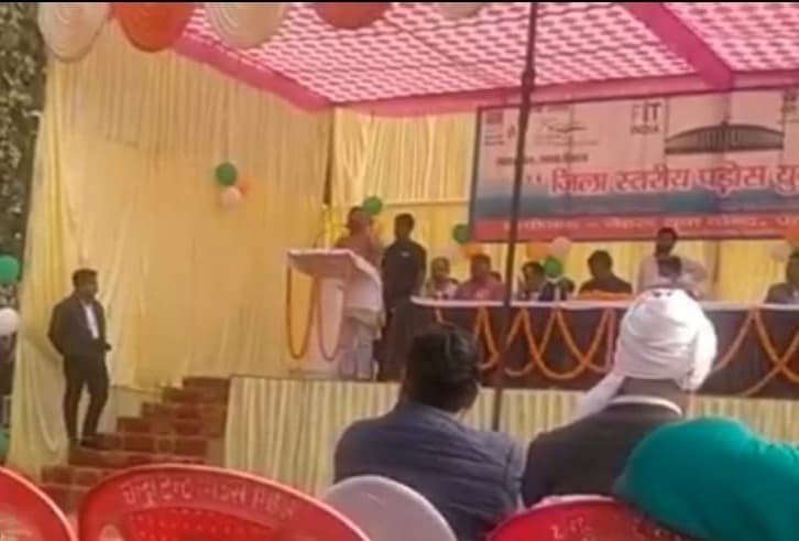 BJP सांसद की शिक्षा पर उठे सवाल तो कॉन्फिडेंस के साथ कहा- कोई भी IAS-IPS मेरे सामने बैठकर बात नहीं कर सकता