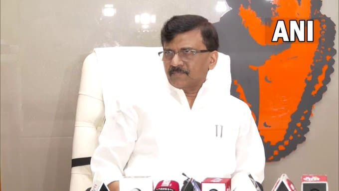 Hanuman Chalisa Controversy: 'मन अशांत है तो घर में पढ़ें हनुमान चालीसा', शिवसेना का भाजपा पर कटाक्ष